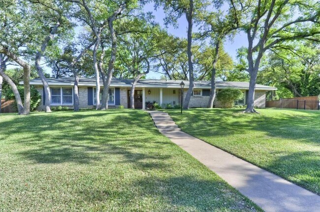 Building Photo - 5000 Timberline Dr