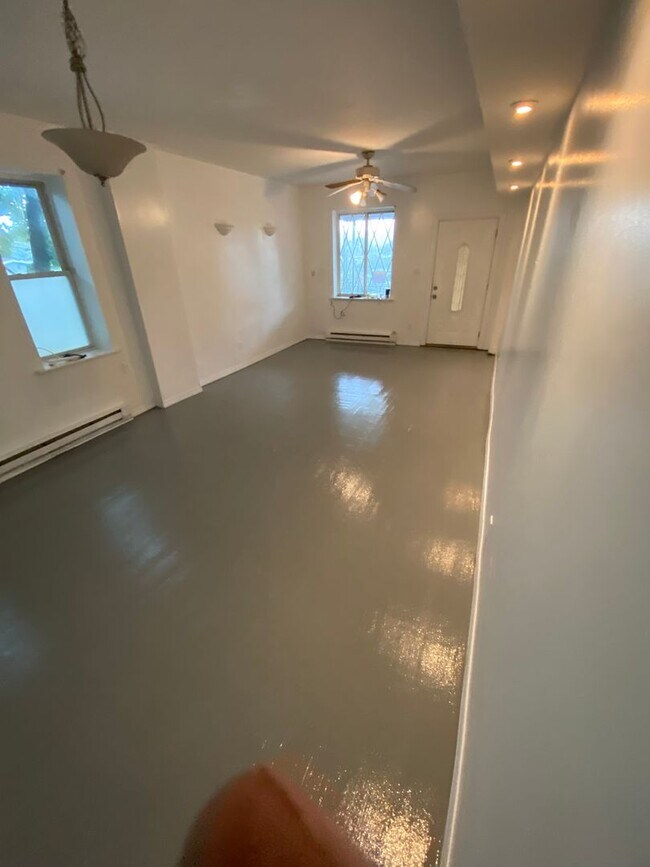 Building Photo - 80-82 Graham Avenue