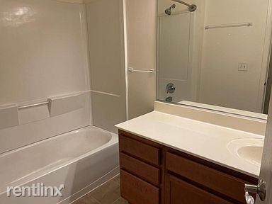 Building Photo - 1 br, 1 bath House - 2225 Aurora Dr Unit 4