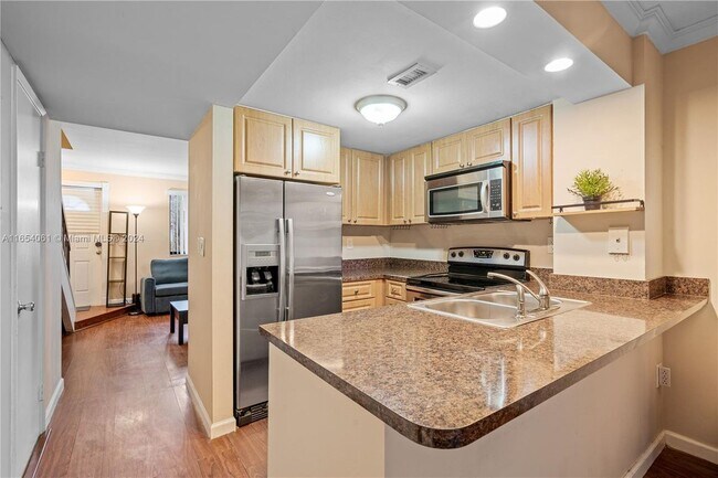 Foto del edificio - 1927 SW 107th Ave