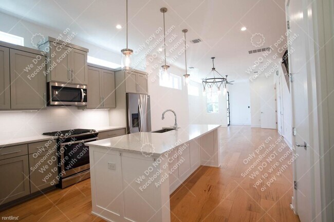 Building Photo - 3 br, 3 bath House - 1131 Brookswood Ave A A