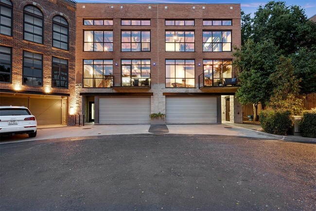 Building Photo - 2935 Magnolia Hill Ct