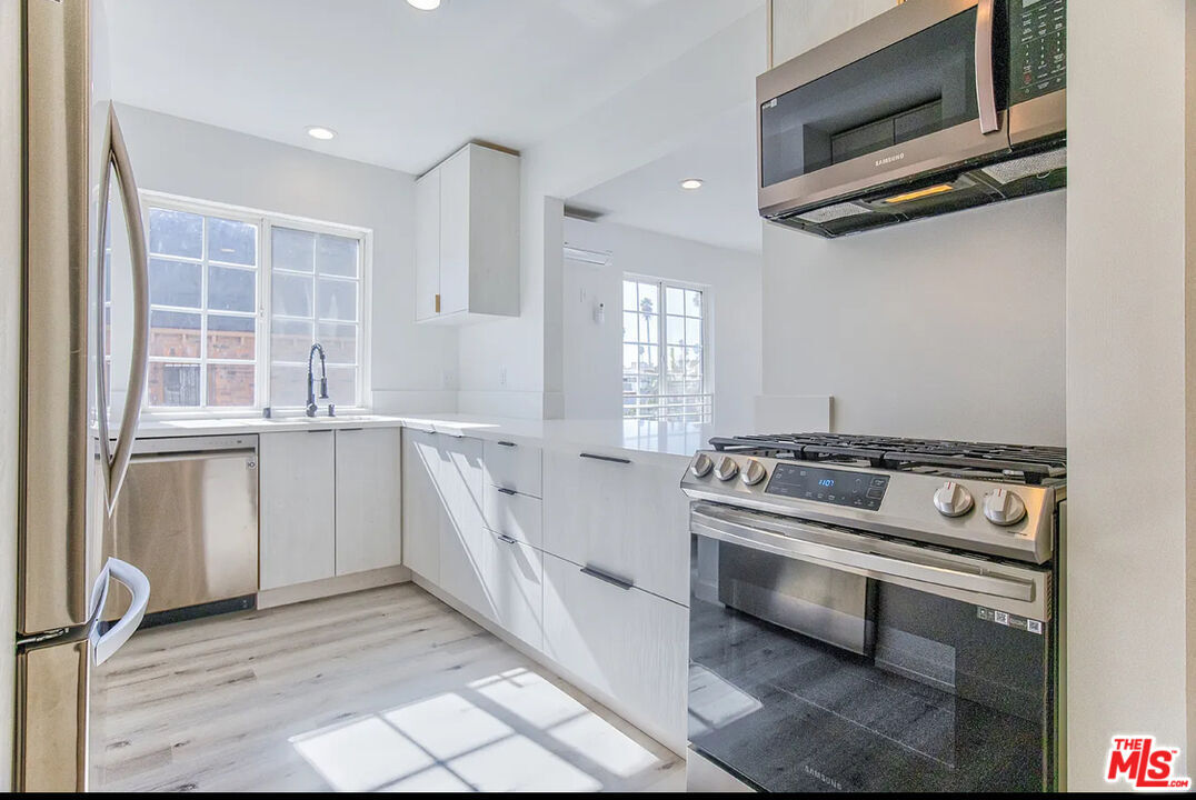 Foto principal - 160 N Edgemont St