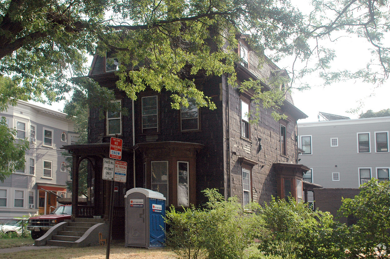 Primary Photo - 122 Oxford St