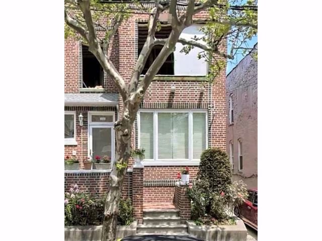 Primary Photo - 3346 Fenton Ave