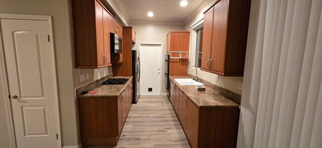 Foto del edificio - 2221 Grant Ave