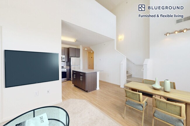 Foto del edificio - 1700 E 5th St