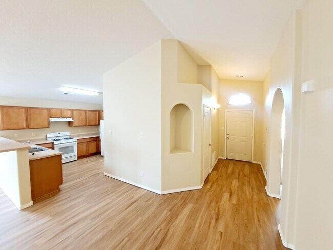 Foto del edificio - 3 bed 2 bath home in Huning Ranch. New Carpet