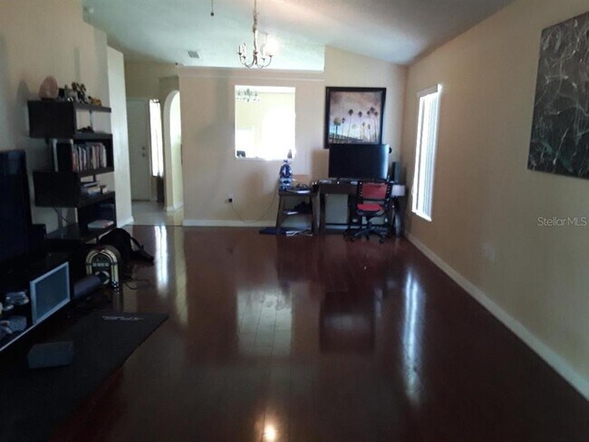 Foto del edificio - 4305 Iveyglen Ave