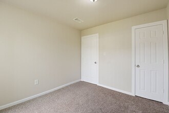 Building Photo - 303 Gans St