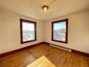 Building Photo - 457 Beech St