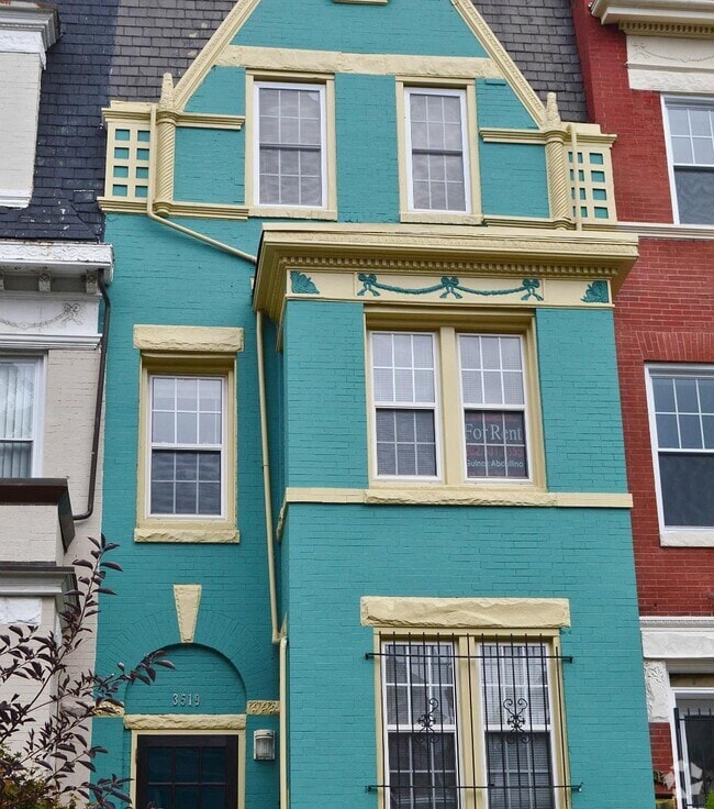 Building Photo - 3519 10th St NW