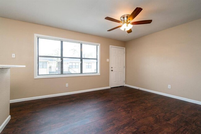 Building Photo - 3620 Southmore Blvd