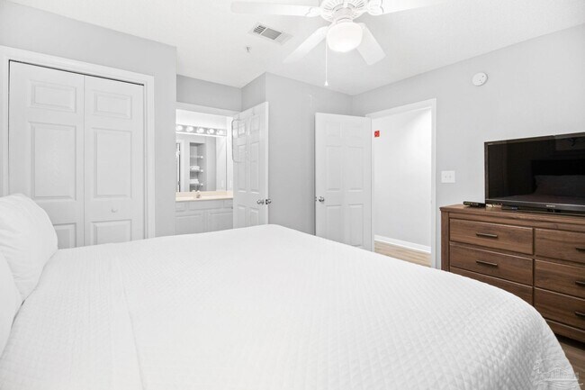 Foto del edificio - 13351 Johnson Beach Rd