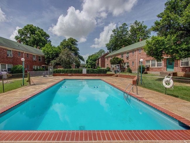 Building Photo - Audubon Downs
