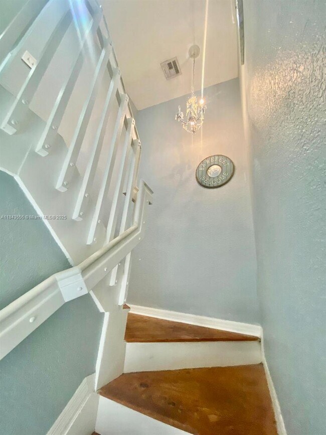 Foto del edificio - 2184 NE 167th St