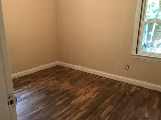Building Photo - 5111 Redwood Dr