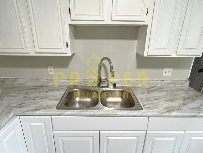 Foto del edificio - 3 bedrooms 1.5 bathroom