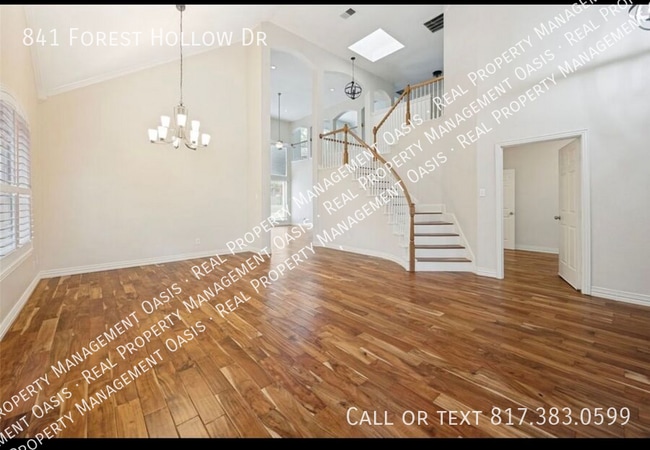 Building Photo - 841 Forest Hollow Dr