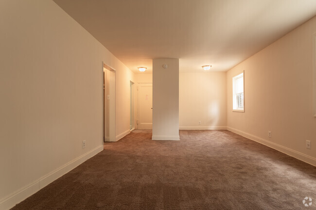 Living room - Grymes Hill Apartments