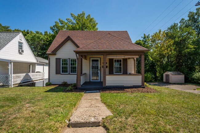 Building Photo - SCORE 50% OFF 1ST MONTH'S RENT IF SIGNED BY FEB 13! Stunning 4 Bedroom home in North Versailles a...