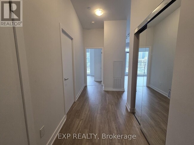 Building Photo - 430-430 Square One Dr