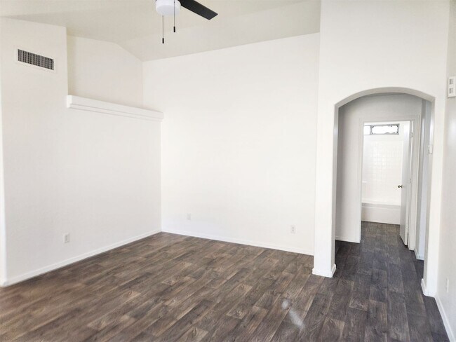 Foto del edificio - 3 bed 2 bath home