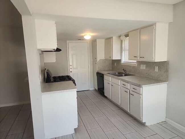 Building Photo - 20131 Timber Forest Dr