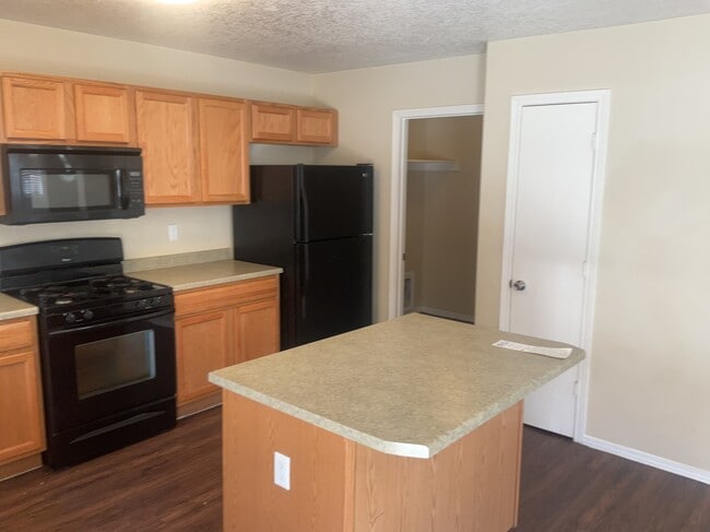 Foto del edificio - 1804 Sierra Norte Loop NE