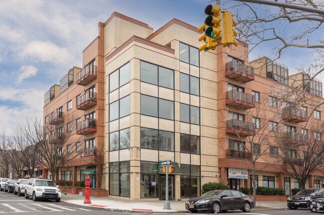 Building Photo - 900 Lenox Rd