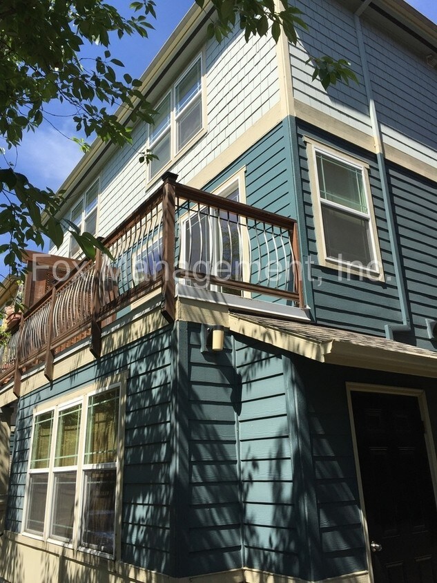 Foto principal - 6723 N Salem Ave