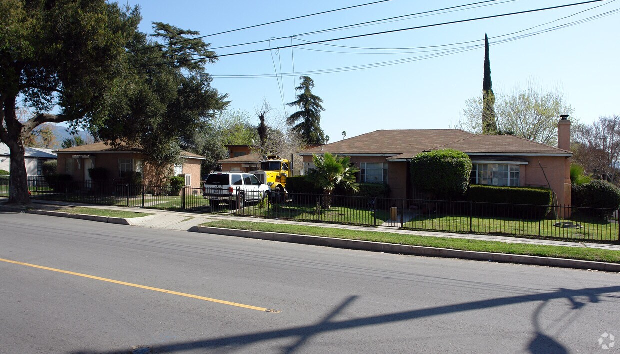 Primary Photo - 1101-1115 N G St