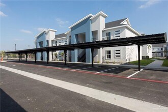 Building Photo - 3 S 15th Ave