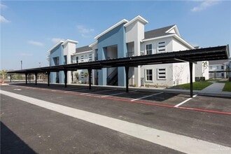 Building Photo - 3 S 15th Ave