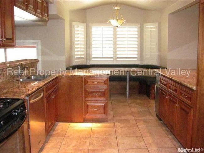 Foto del edificio - 748 Parkston Ct