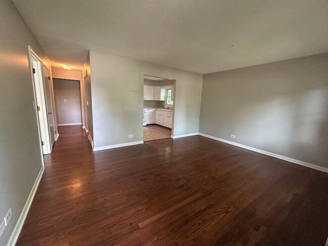 Building Photo - 1716 Maple Ln