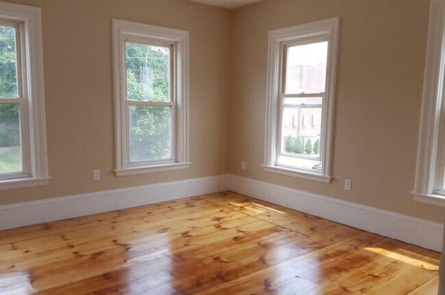 Bedroom - 54 West St