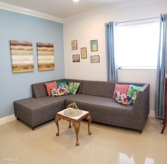 Foto del edificio - 4122 N Circle Dr
