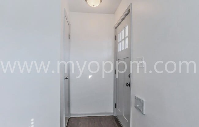 Photo - MIKULIN 4360 Davenport St Apartment