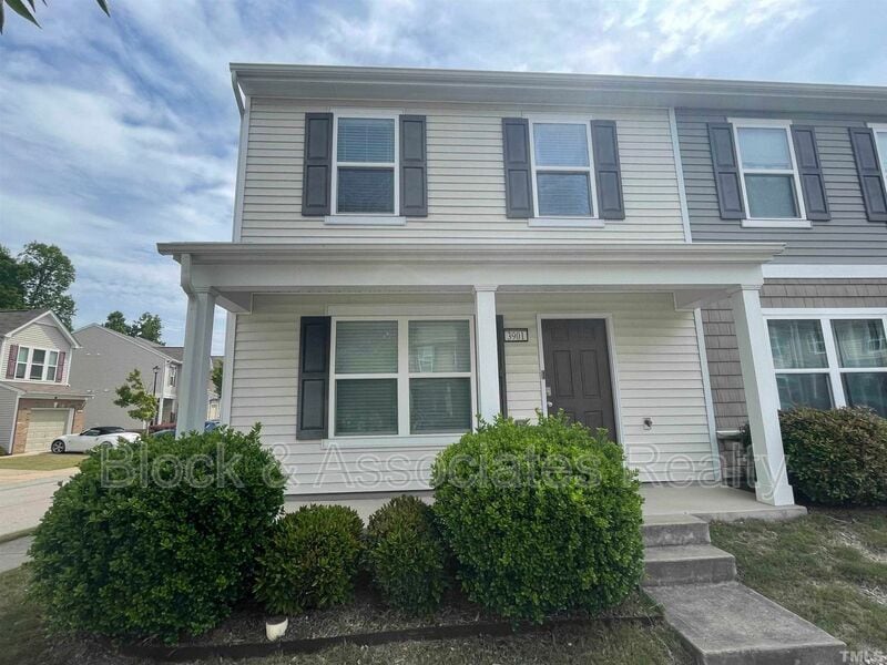 Primary Photo - 3901 Swinton St