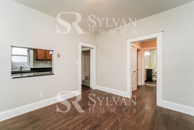 Building Photo - Adorable 4 bedroom home on corner lot!