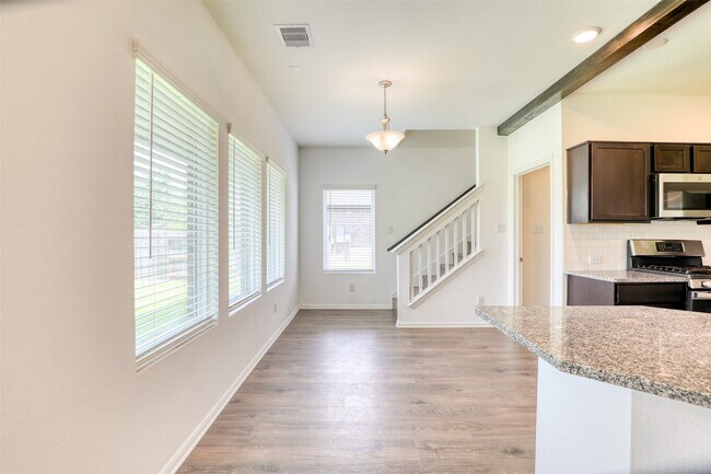 Foto del edificio - 407 Magnolia Ln