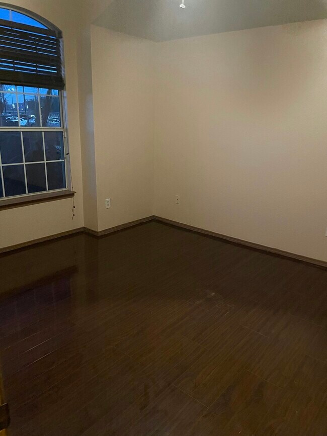 Foto del edificio - 219 Gonzales Street
