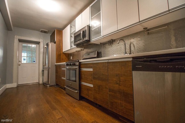 Foto del edificio - 629 Willoughby Ave