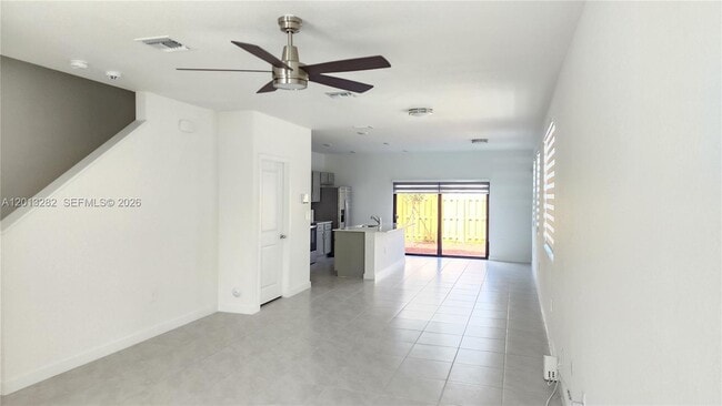 Foto del edificio - 371 NE 16th St