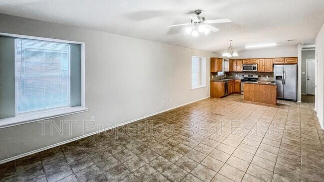Foto del edificio - 922 Whitewing Ln