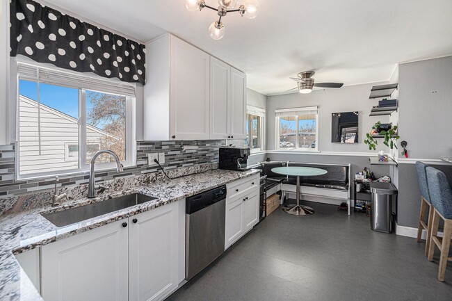 Building Photo - Updated 3 Bedroom Home in Westwood Coming ...