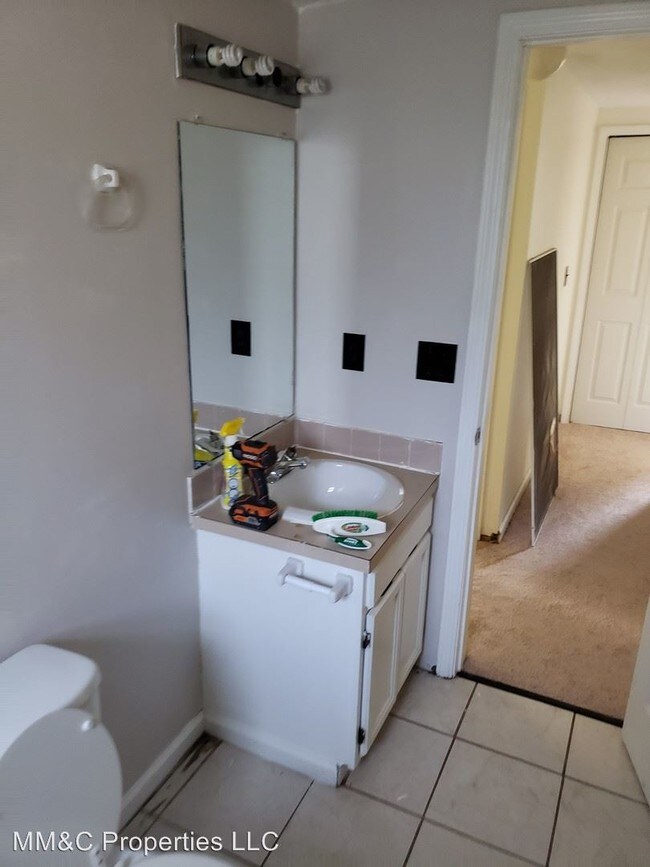 Foto del edificio - 3 br, 1 bath House - 719 Matty Ave