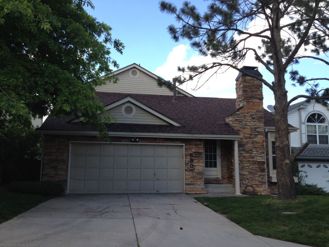 Primary Photo - 3 Bedroom Home Plus Office with AC Availab...