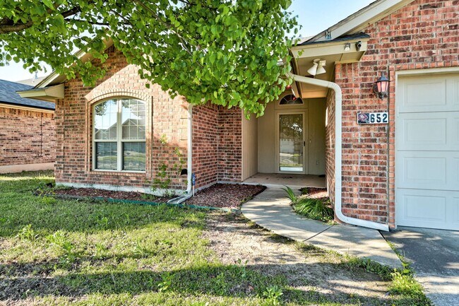 Foto del edificio - Gorgeous 3 Bed 2 Bath in Moore/OKC